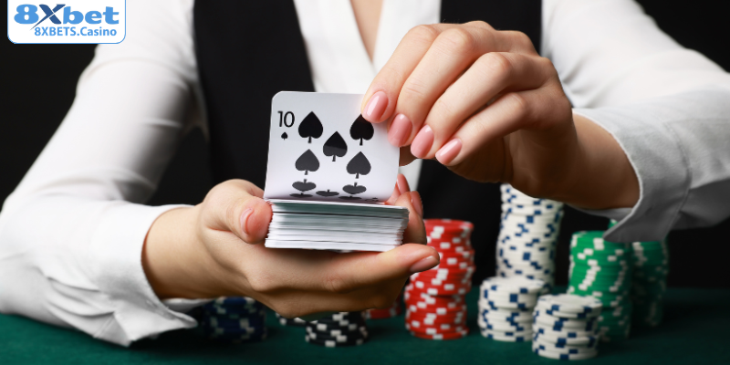 Khám phá luật chơi bài phỏm tại 8XBET